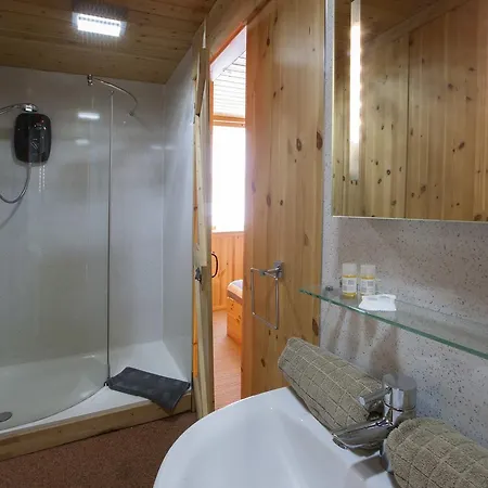 B&B Discovery House And Annex 휫비