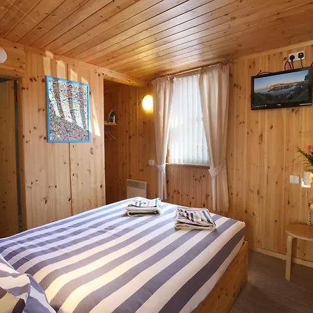 Discovery House And Annex B&B *
