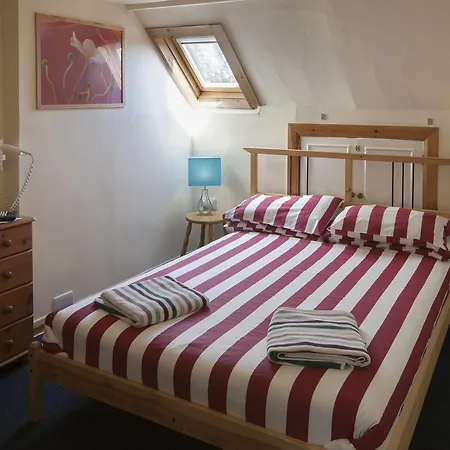 Bed & Breakfast Discovery House And Annex *